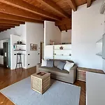 Apartmán Mansarda Del Gallo Attico Vista Con Piscina