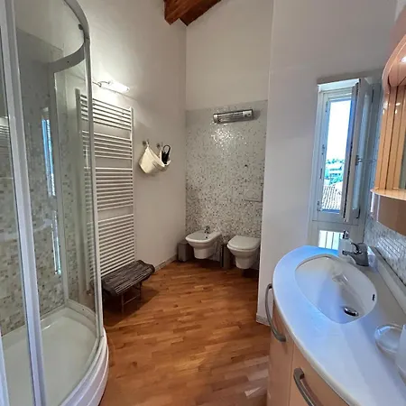 Mansarda Del Gallo Attico Vista Con Piscina * Salò