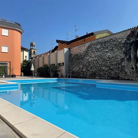 Mansarda Del Gallo Attico Vista Con Piscina Apartmán Salò
