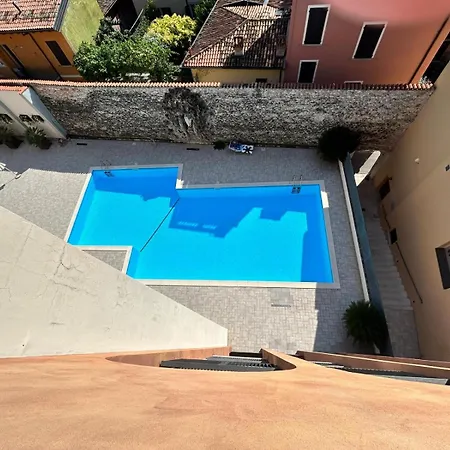 Mansarda Del Gallo Attico Vista Con Piscina Salò